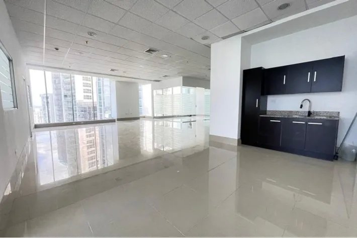 Alquiler de oficina en Avenida Balboa, Panamá