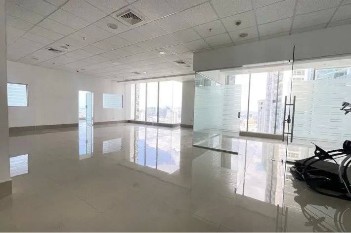 Alquiler de oficina en Avenida Balboa, Panamá