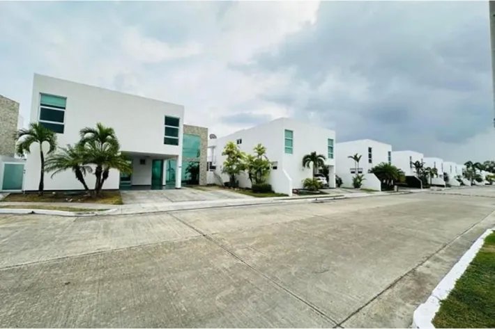 Venta de casa en Costa Sur, Panamá