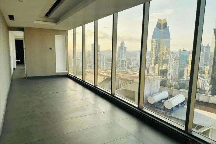 Venta de oficina en Avenida Balboa, Panamá