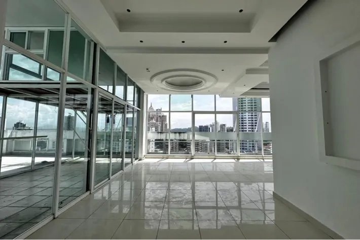 Venta de Penthouse Reposeído en Bella Vista, Panamá