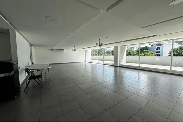 Venta de Penthouse Reposeído en Bella Vista, Panamá