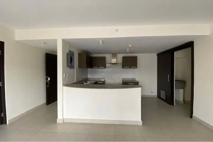 Se vende apartamento en Midrise, Woodlands, Panamá Pacífico