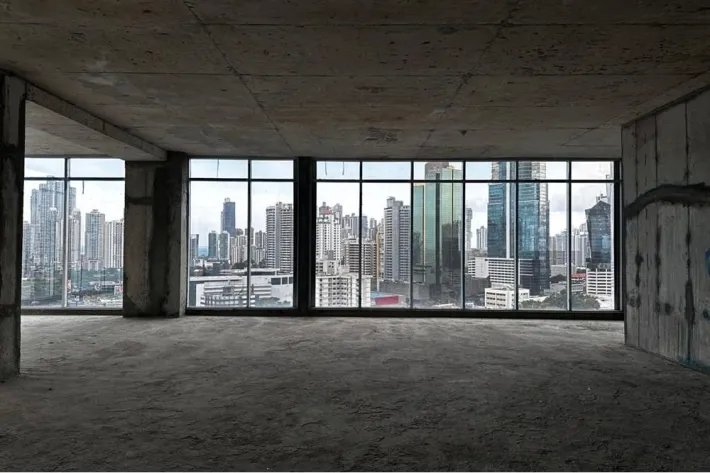 Venta de Oficina Comercial Reposeída en Obarrio, Panamá