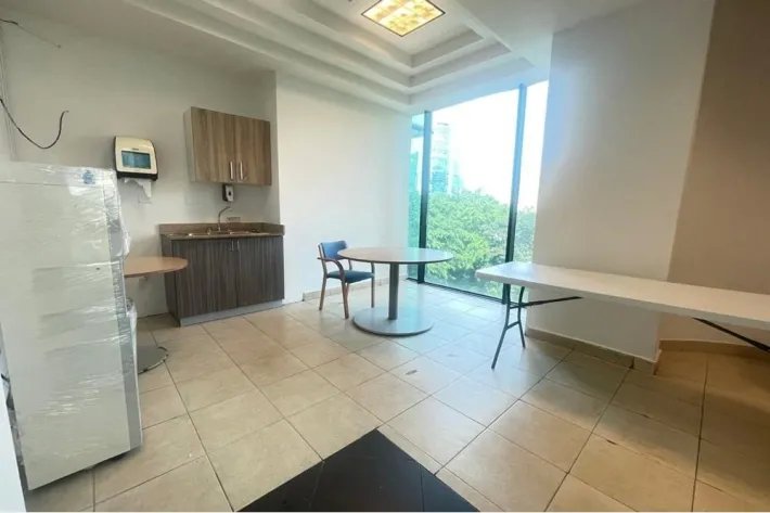 Large semi-furnished office for rent in Obarrio, Panama
