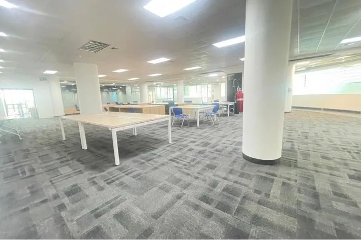 Large semi-furnished office for rent in Obarrio, Panama