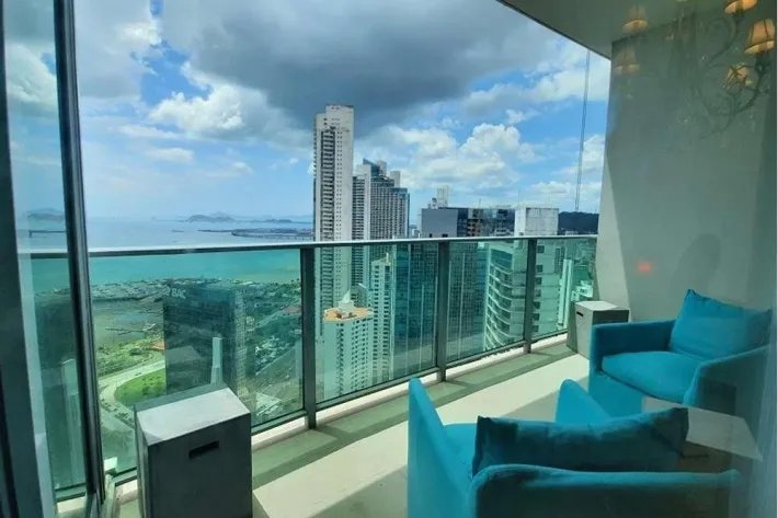 Junior Penthouse en Venta en Avenida Balboa