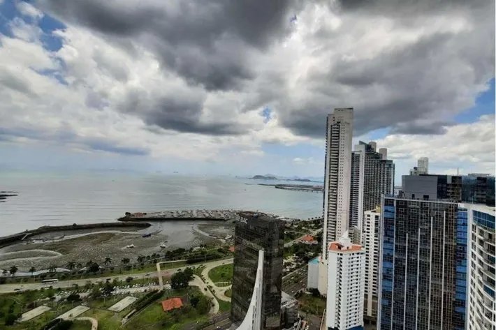Junior Penthouse en Venta en Avenida Balboa