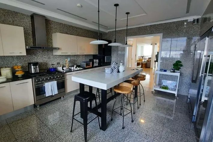 Junior Penthouse en Venta en Avenida Balboa