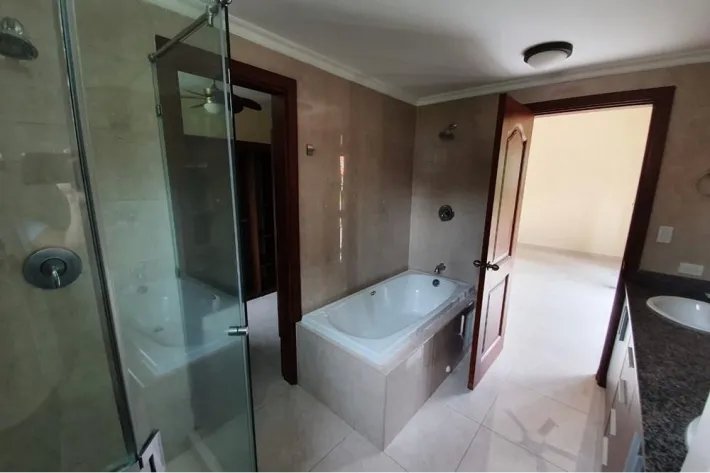 Venta de casa en Senderos, Clayton