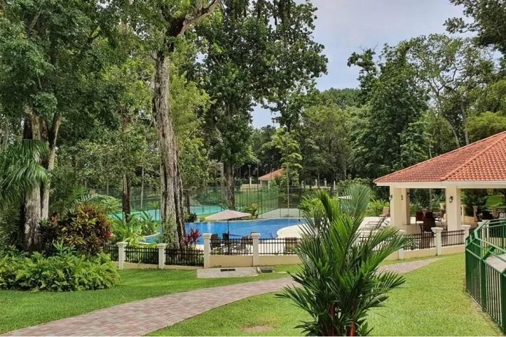 Venta de casa en Senderos, Clayton