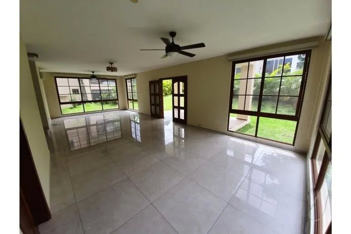 Venta de casa en Senderos, Clayton