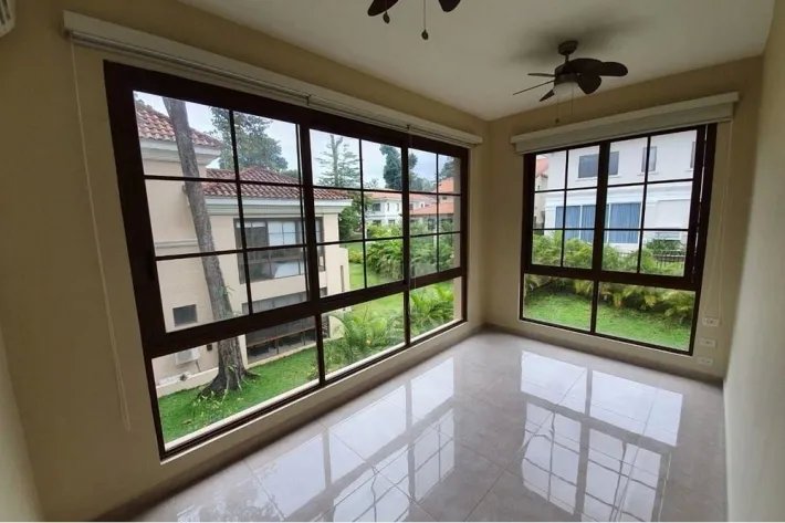 Venta de casa en Senderos, Clayton