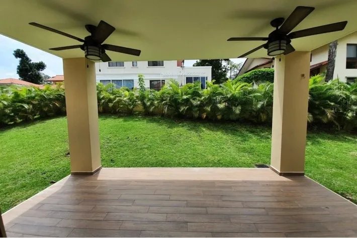 Venta de casa en Senderos, Clayton