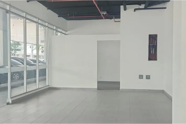 Alquiler de local comercial PH Park Square, Vía España