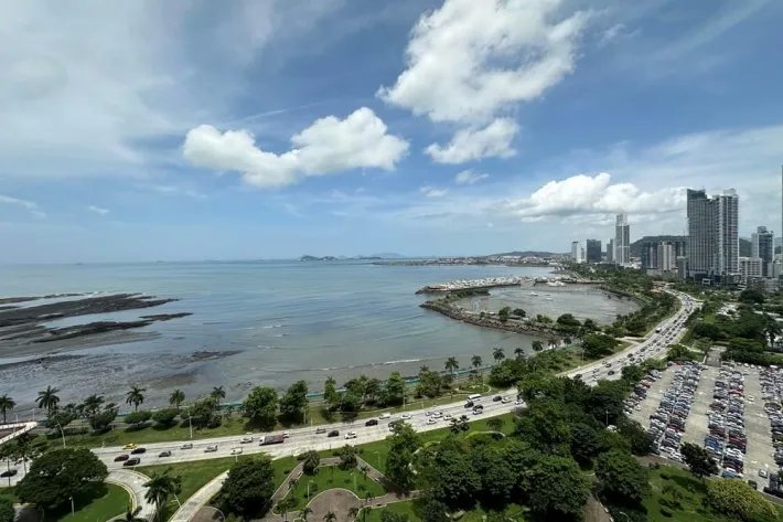 Alquiler de Apartamento en Yoo Panama Ave Balboa.