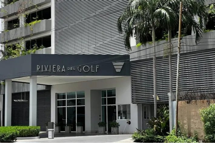 Venta de apartamento PH Rivera del Golf, Coco del Mar