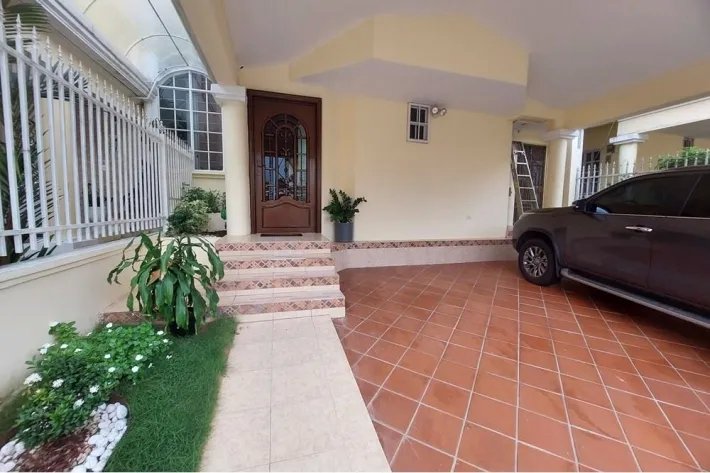 Venta de casa en Green Valley, Albrook
