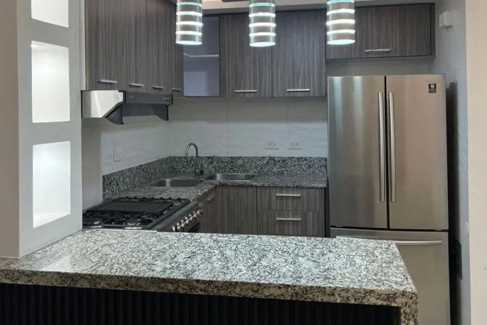 Alquiler apartamento amoblado, PH Greenwood Towers, El Bosque