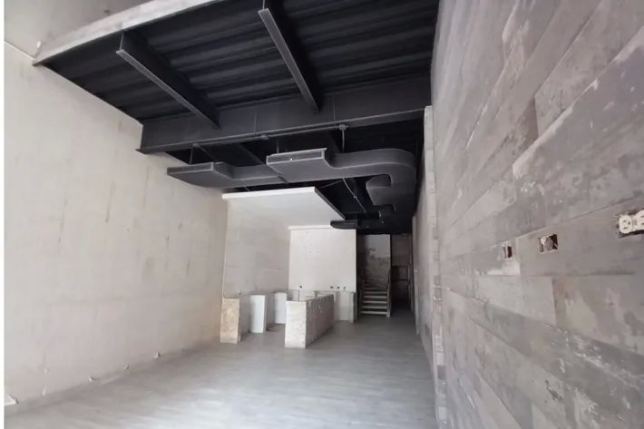 Venta de local comercial reposeído en Obarrio, Panamá