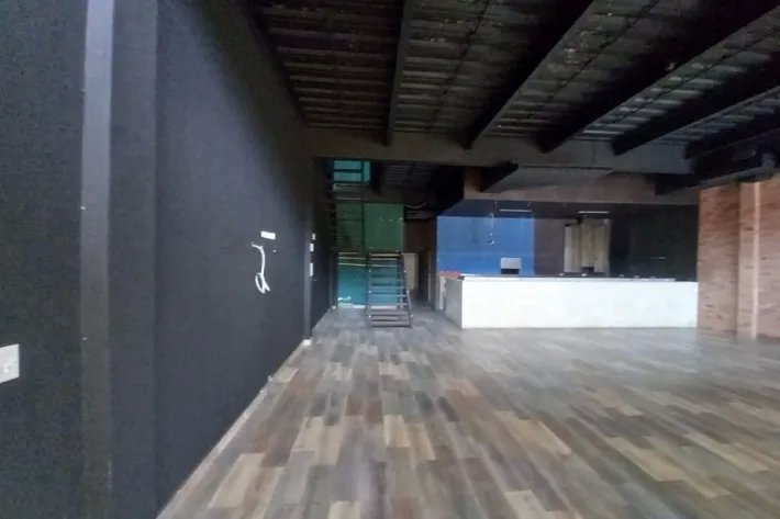 Venta de local comercial reposeído en Obarrio, Panamá