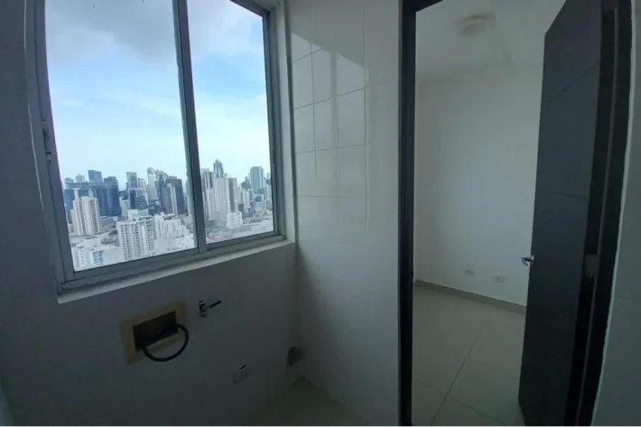 Venta de apartamento reposeído en PH The Forum, El Cangrejo
