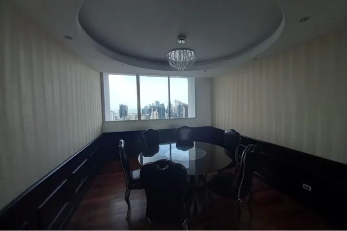 Venta de apartamento reposeído en PH The Forum, El Cangrejo