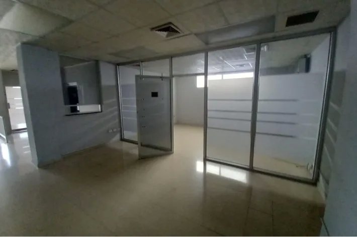 Venta de oficina reposeída en PH Donando, Bella Vista