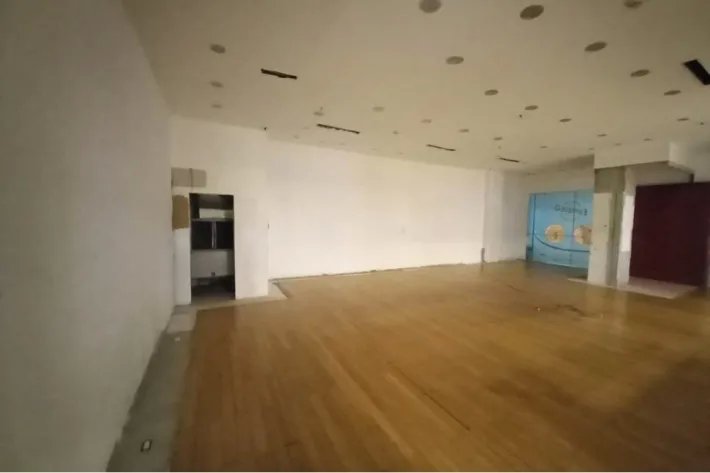 Venta local comercial reposeído en Multicentro Megapolis