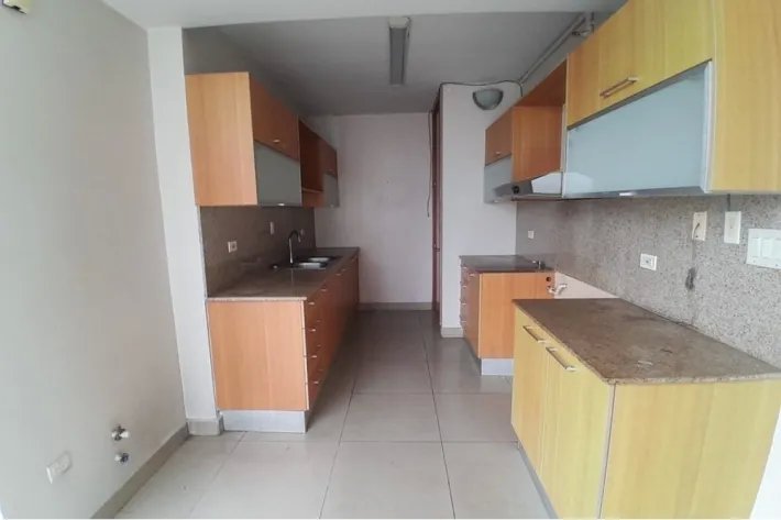 Repossessed apartment for sale in San Francisco, Panama