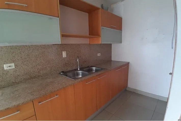 Repossessed apartment for sale in San Francisco, Panama