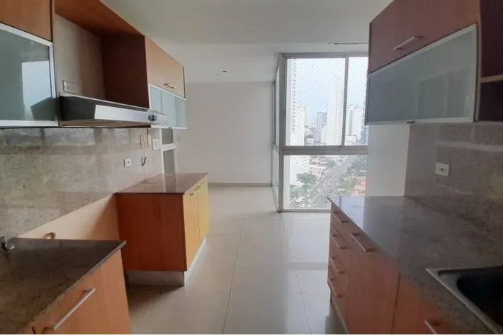 Repossessed apartment for sale in San Francisco, Panama