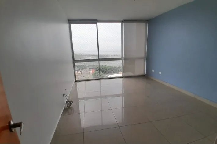 Repossessed apartment for sale in San Francisco, Panama