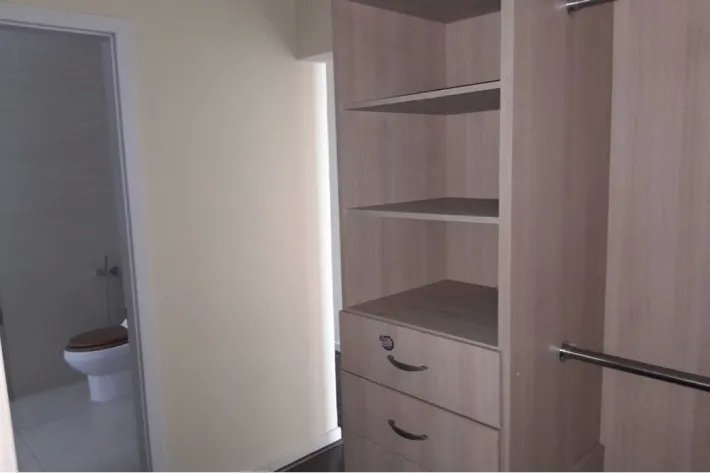 Venta de apartamento resposeído en Avenida Balboa, Bella Vista, Panamá