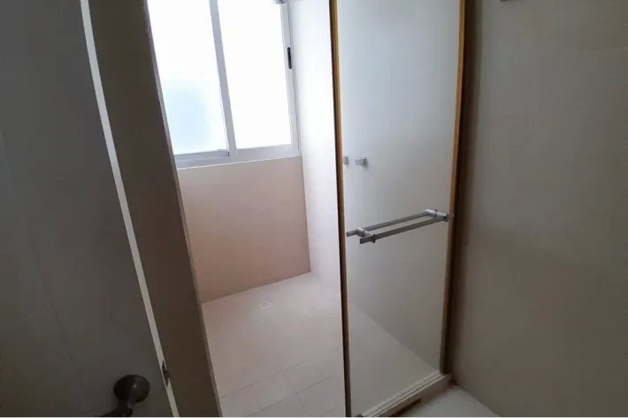 Venta de apartamento resposeído en Avenida Balboa, Bella Vista, Panamá
