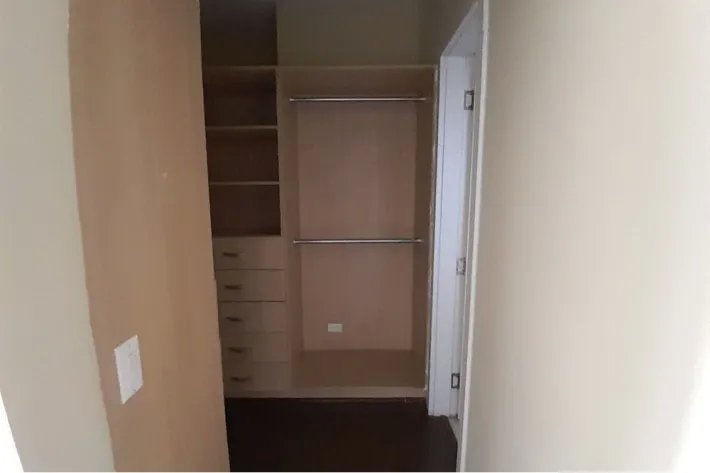 Venta de apartamento resposeído en Avenida Balboa, Bella Vista, Panamá