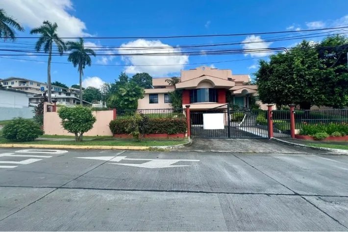 Venta de casa en urbanización Los Angeles, Betania