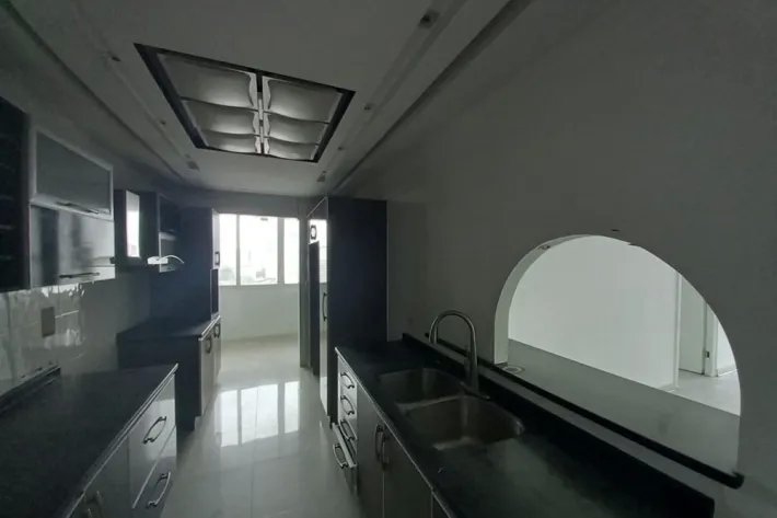 Venta de apartamento reposeído en El Cangrejo, Panamá