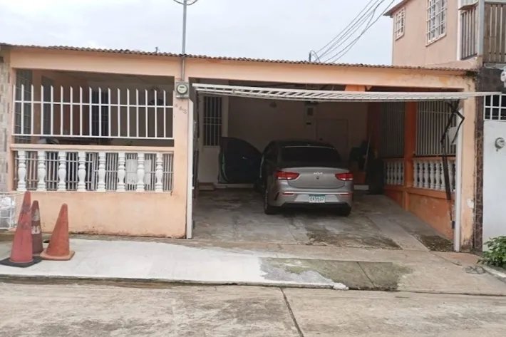 Venta de casa en La Castellana, San Miguelito