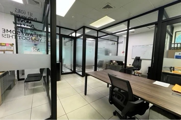 Office for rent in Via Transistmica