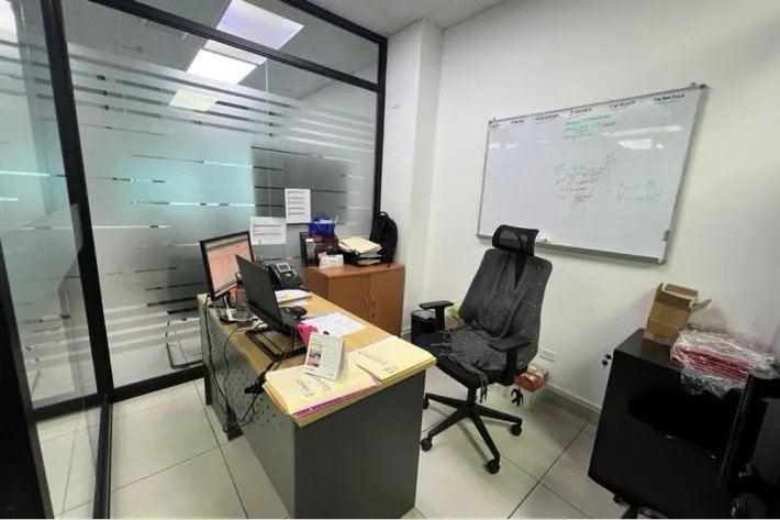 Office for rent in Via Transistmica