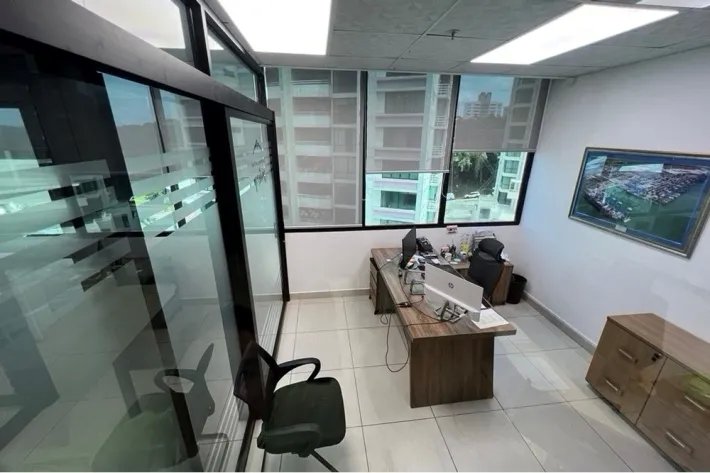 Office for rent in Via Transistmica