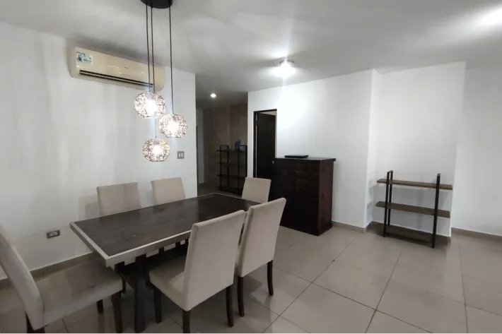 Venta de apartamento amoblado, en San Francisco