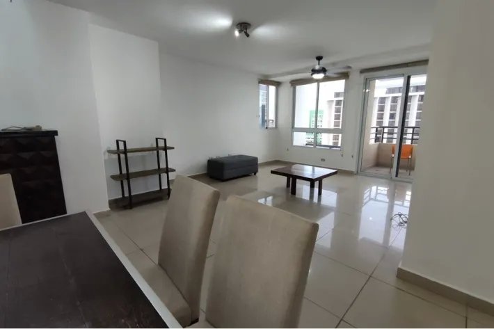 Venta de apartamento amoblado, en San Francisco
