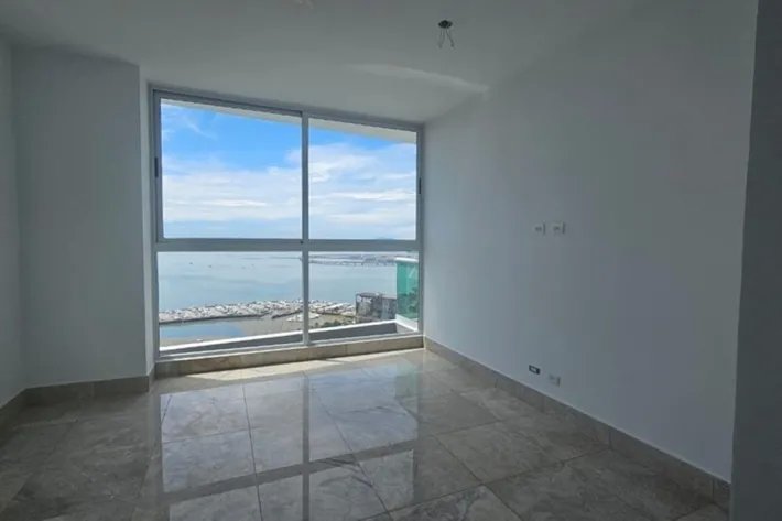 Apartamento con vista al mar en venta en Bella Vista, Panamá