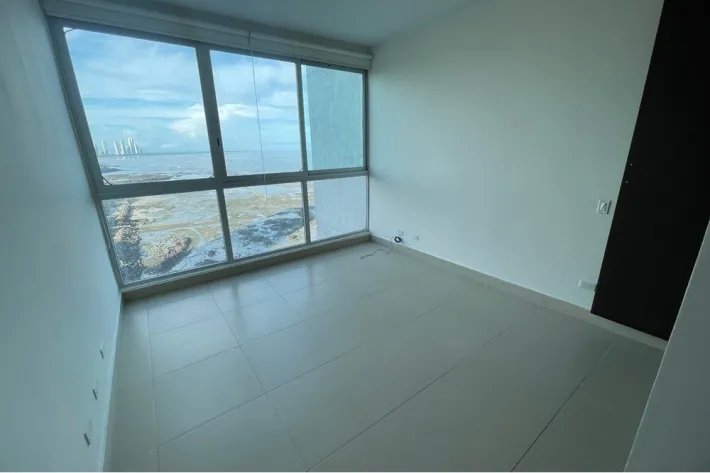 Oceanfront apartment for sale in Punta Pacifica, Panama