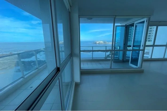 Oceanfront apartment for sale in Punta Pacifica, Panama