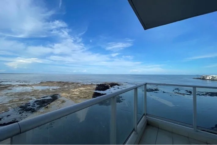 Oceanfront apartment for sale in Punta Pacifica, Panama