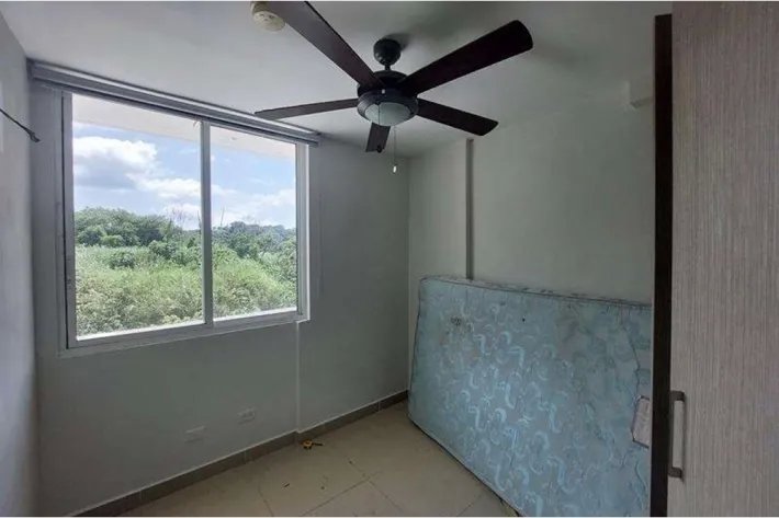 Repossessed apartment for sale in Condado del Rey, Ancon, Panama