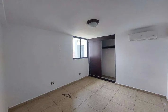 Repossessed apartment for sale in Condado del Rey, Ancon, Panama